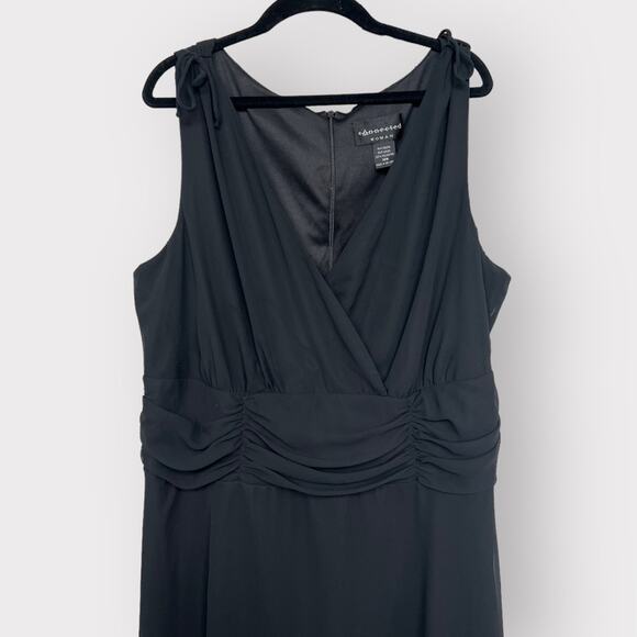 Connected Apparel | Woman’s Black Sleeveless Dress | Ruched Waist | Size 18W - Picture 2 of 6